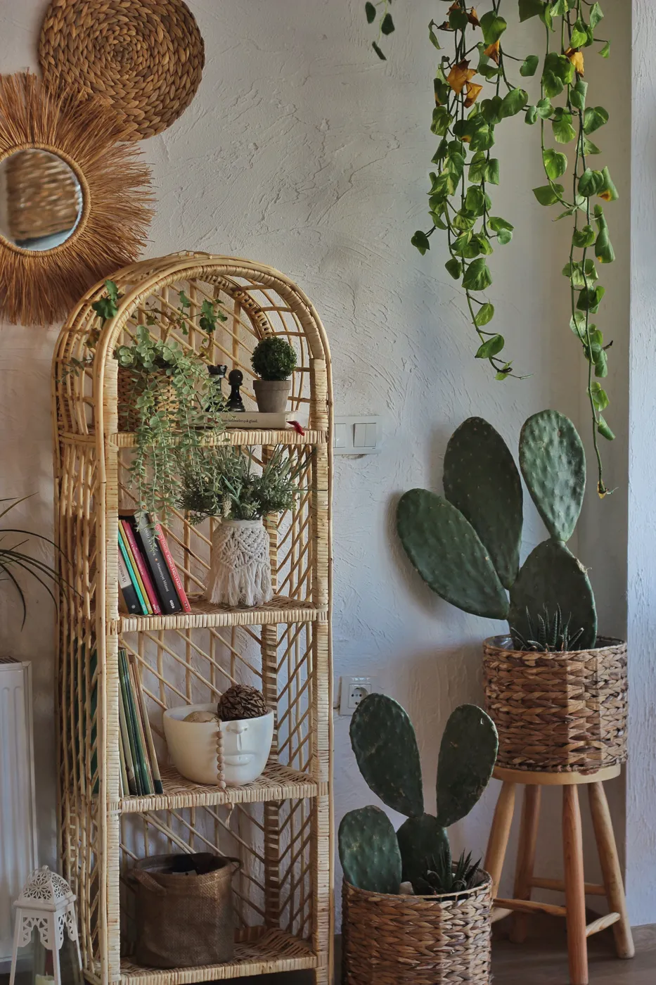 Wood and rattan interior